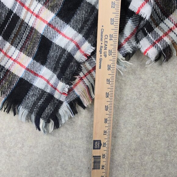 Altare Black Plaid Acrylic Fringed Cape Poncho With Toggle Closure And Tags - Picture 7 of 7